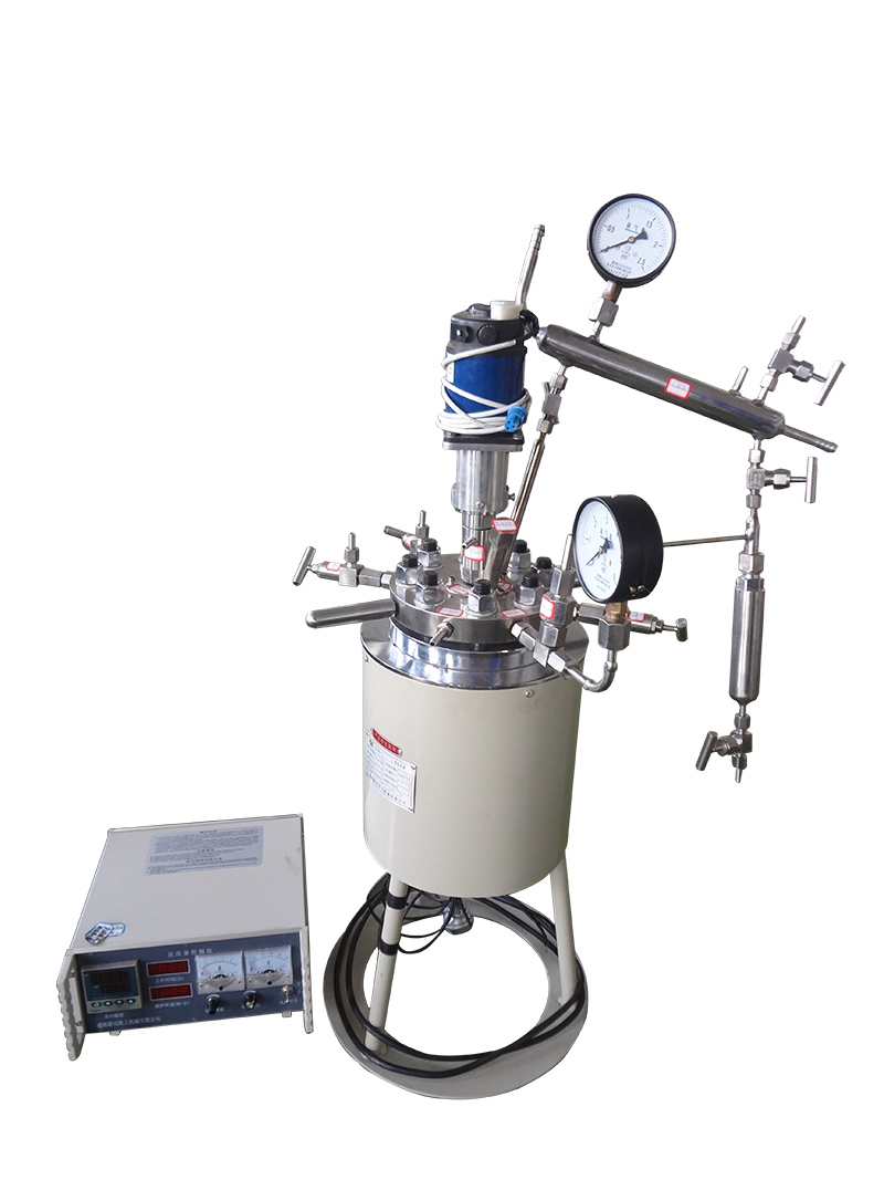 CJ型反應釜（帶回收、冷凝裝置）